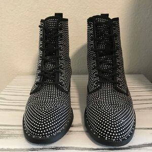 NWOT Forever 21 Black and Silver Studded Boots